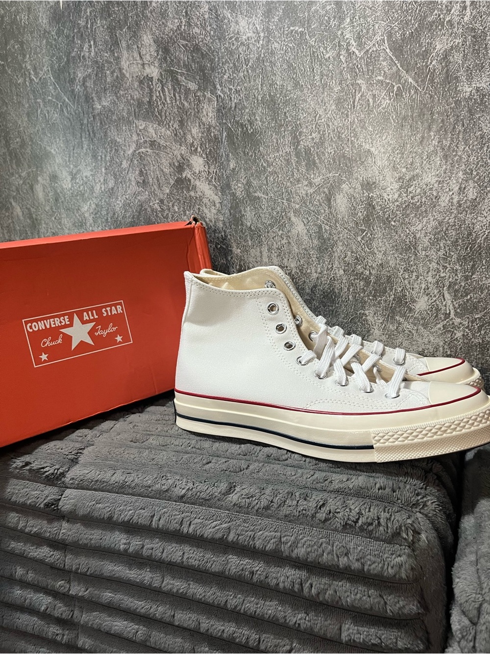 Converse White High Top Sneakers with Red and Black Trim 7.5 m 9.5 w. Nib